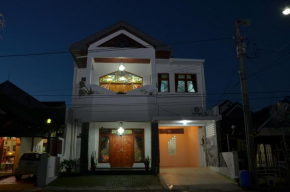 Гостиница Surya Darma Homestay  Джокьякарта